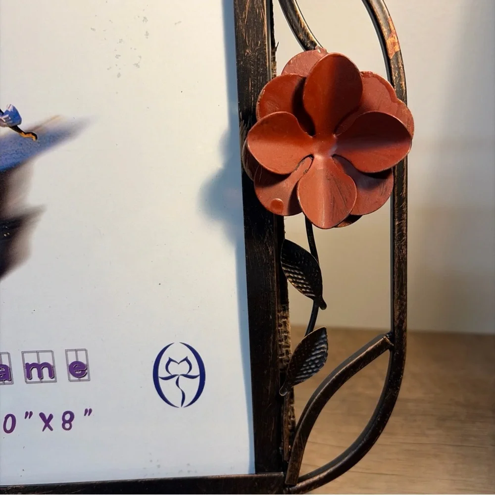 Elegant Metal Floral Picture Frame 10x8
